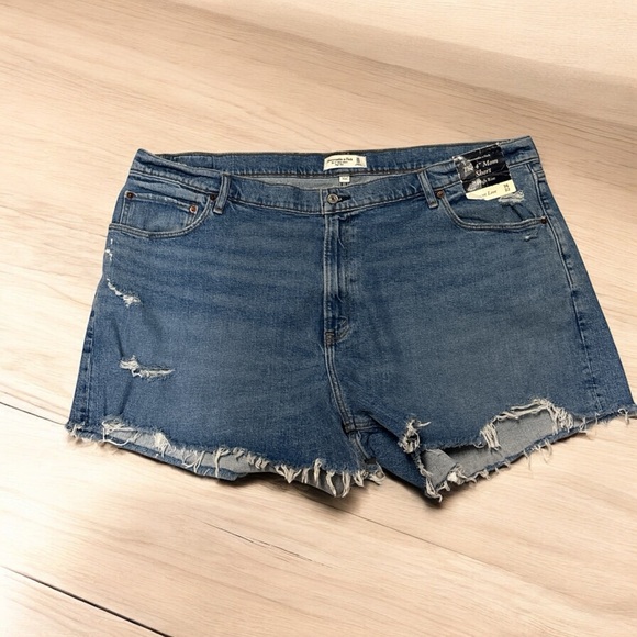 Abercrombie & Fitch Pants - Abercrombie & Fitch The 4” Mom Short High Rise Distressed Denim Blue Size 22 NWT